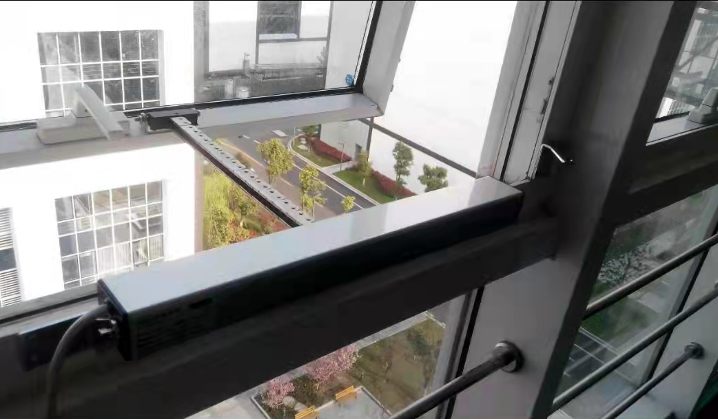 ���̰���